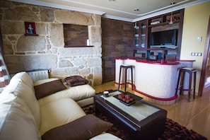 TV connectée, livres, chaßne hi-fi