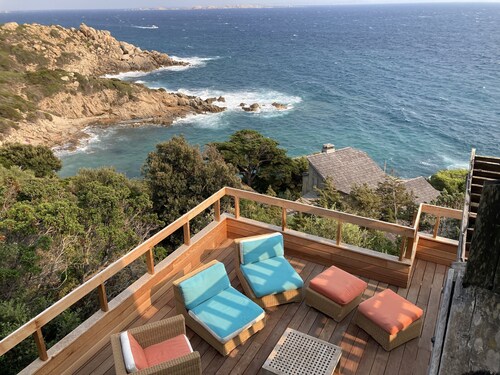 Bonifacio Domaine de Sperone 
UNIQUE  DISCOUNT   3850  EUROS  W

12 TO  19  JULY