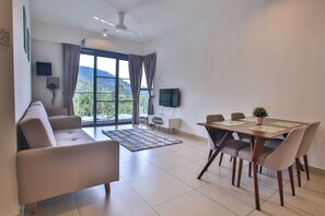 Living room - OwnAStay Midhill by Symphony Suite (Genting Highlands)