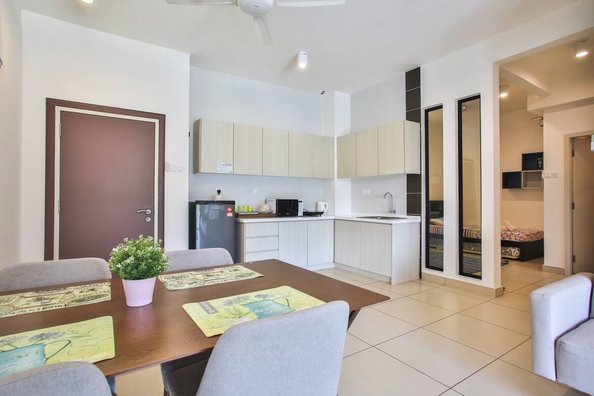 Superior Standard | In-room dining