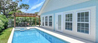 Seahorse - Beautiful Beach House with Private Pool & Heated Spa!
