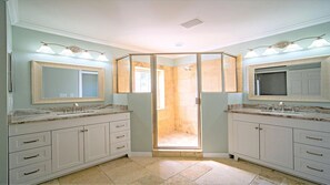 Combined shower/tub, towels, soap