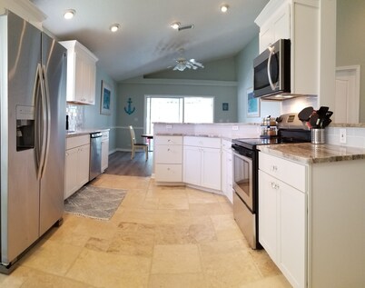 Seahorse - Beautiful Beach House with Private Pool & Heated Spa!