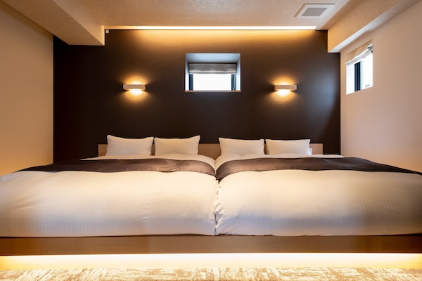 Phòng Suite, bếp nhỏ | Két bảo mật tại phòng, màn/rèm cản sáng
