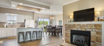 Oak Gardens home with Stunning Gulf Views