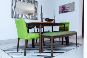 Dining - Luxury 3 Bed Apartment in Ridge (Accra)