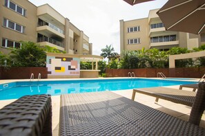 Pool - Luxury 3 Bed Apartment in Ridge (Accra)
