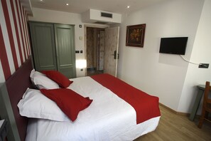 8 makuuhuonetta, ilmainen Wi-Fi, vuodevaatteet