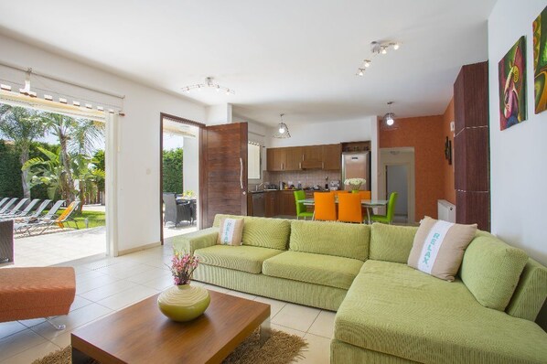 Villa, 3 Bedrooms, Private Pool | Living area