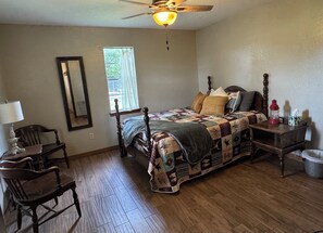 5 bedrooms, free WiFi, bed sheets