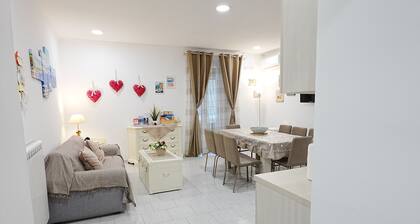 Apartment in the heart of the Spanish Quarter, next to Via Toledo.