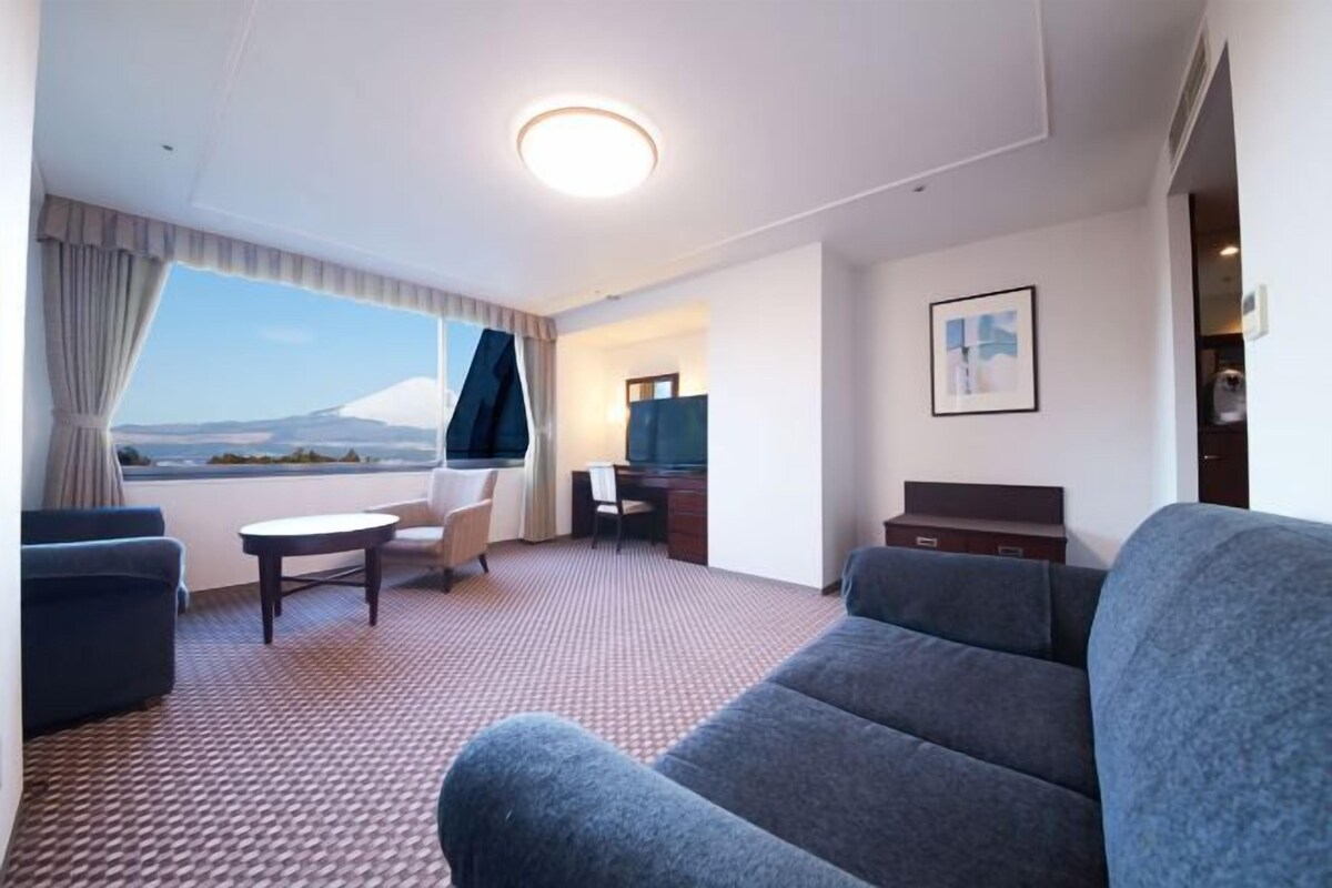 Standard Floor Junior Suite With Fuji Mountain View