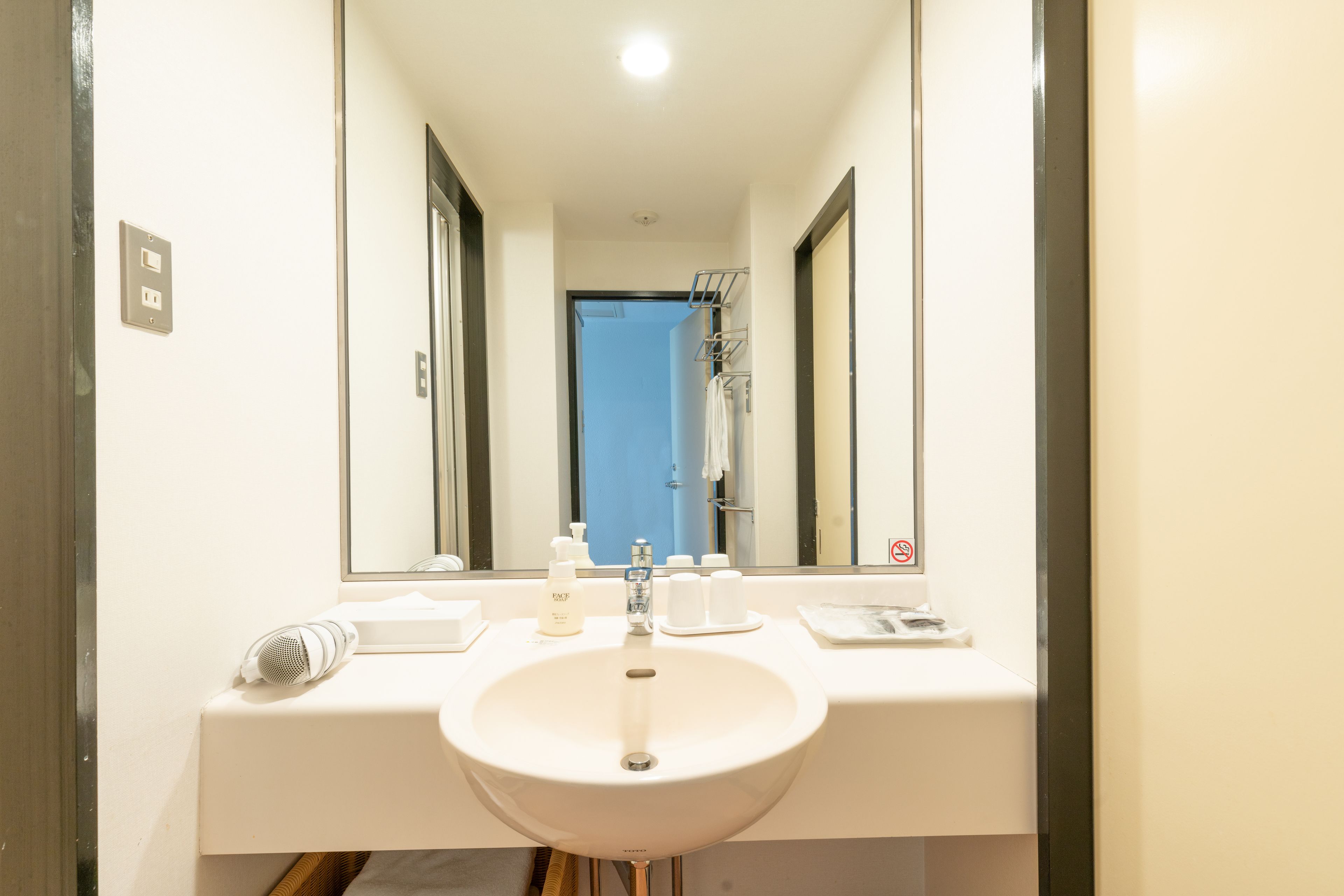 [non-smoking] japanese western style double room (mt. fuji view) | bathroom sink