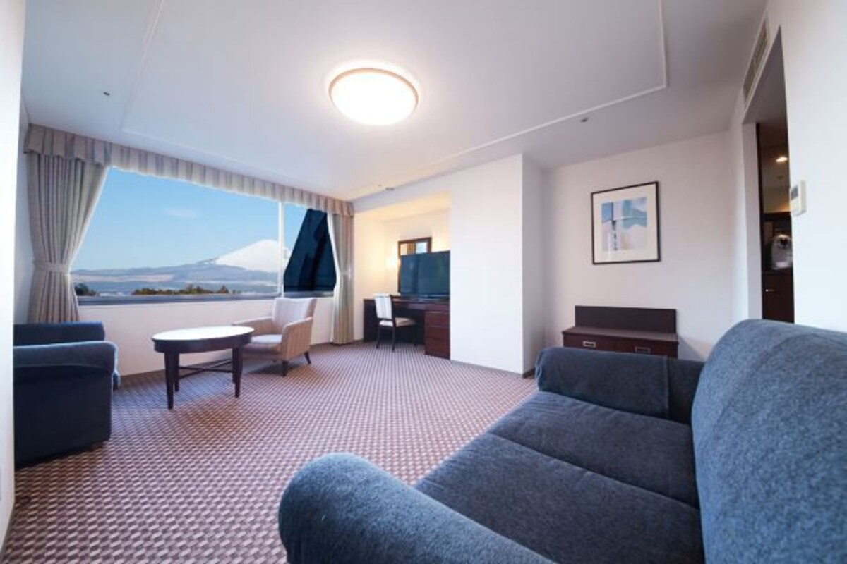 Standard Floor Junior Suite With Fuji Mountain View