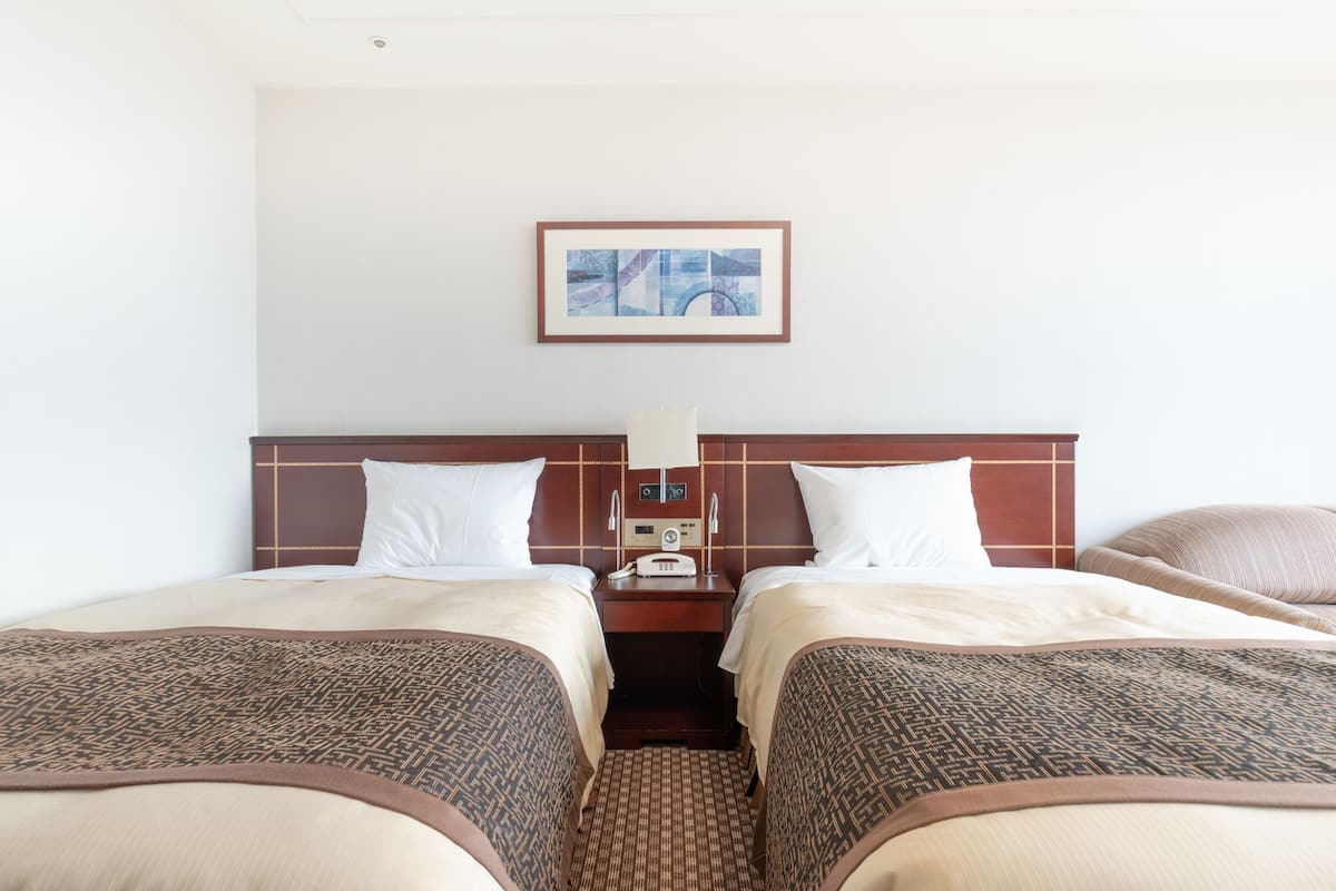 Deluxe-Zweibettzimmer, Nichtraucher (Western Style, For 3 People)