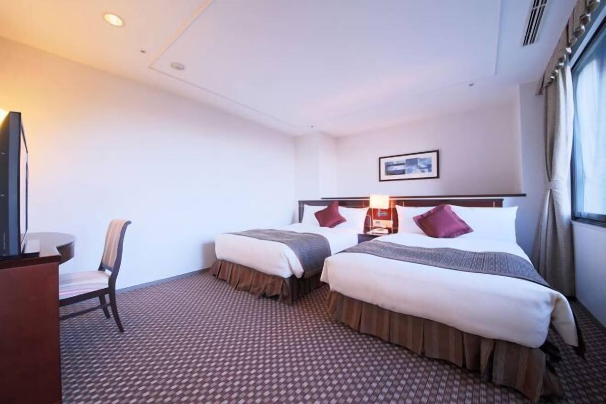 Desk, WiFi (free), bed sheets