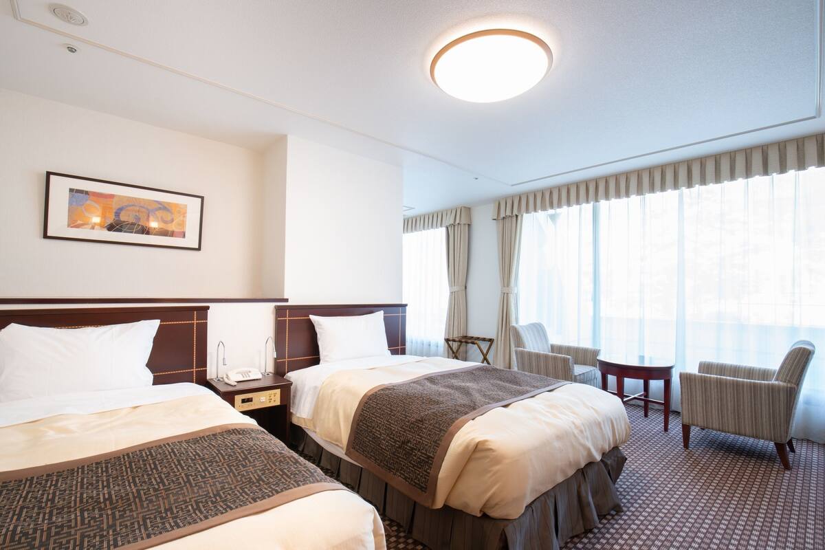 [Non-Smoking] Western Style Standard Twin Room (50 sqm) | Desk, WiFi (free), bed sheets