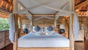 Vila Bulan Madu, 1 kamar tidur, pemandangan kolam renang | 1 kamar tidur, seprai premium, minibar, dan brankas