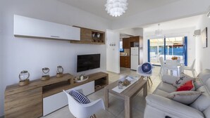 Villa | Living area | Flat-screen TV - Protaras Villa Nicol 17 (Paralimni)