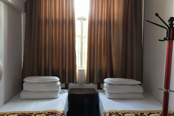 Cortinas blackout, Wi-Fi de cortesia, roupa de cama