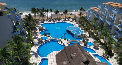 Beachfront Penthouse in the heart of Manzanillo