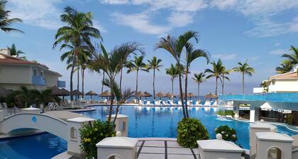 Beachfront Penthouse in the heart of Manzanillo