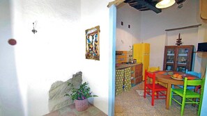 Dining - Feature House in the Historic Centre of Belmonte Calabro, Nature and Culture (Belmonte Calabro)