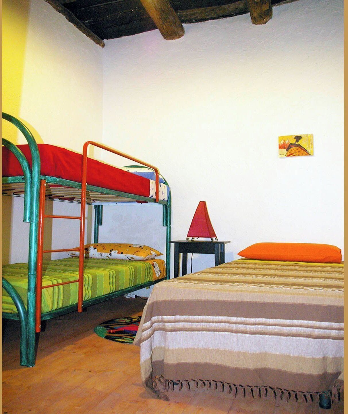 2 habitaciones, tabla de planchar con plancha y wifi gratis 