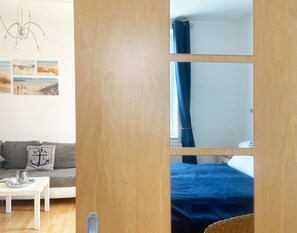 2 chambres, fer et planche à repasser, lit parapluie, Wi-Fi