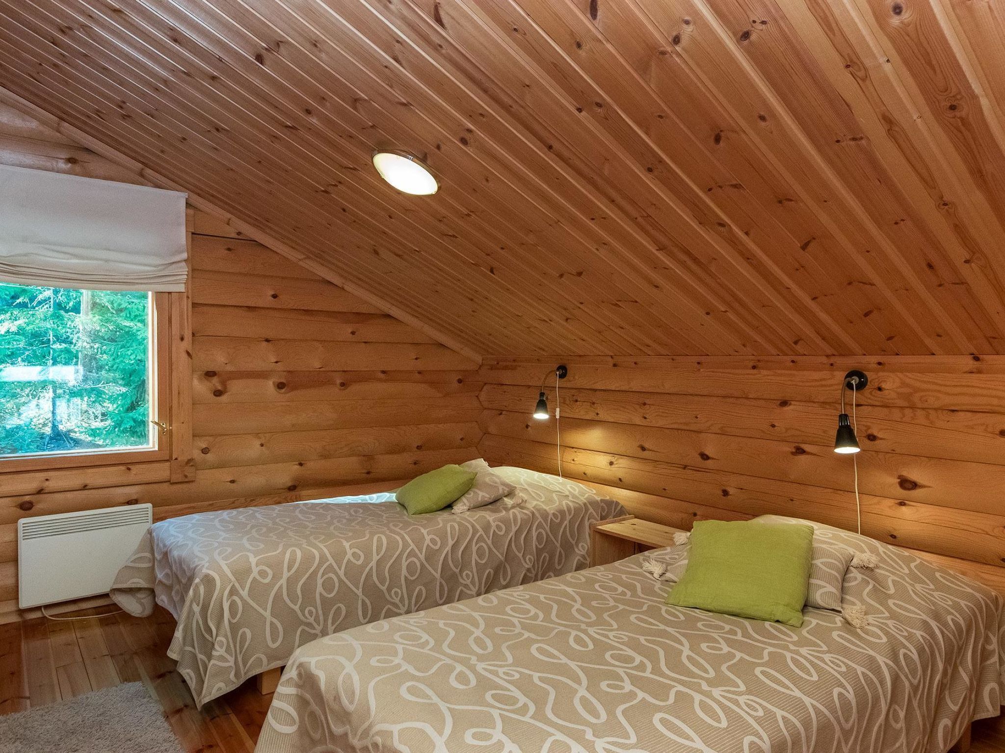 4 bedrooms, iron/ironing board, WiFi