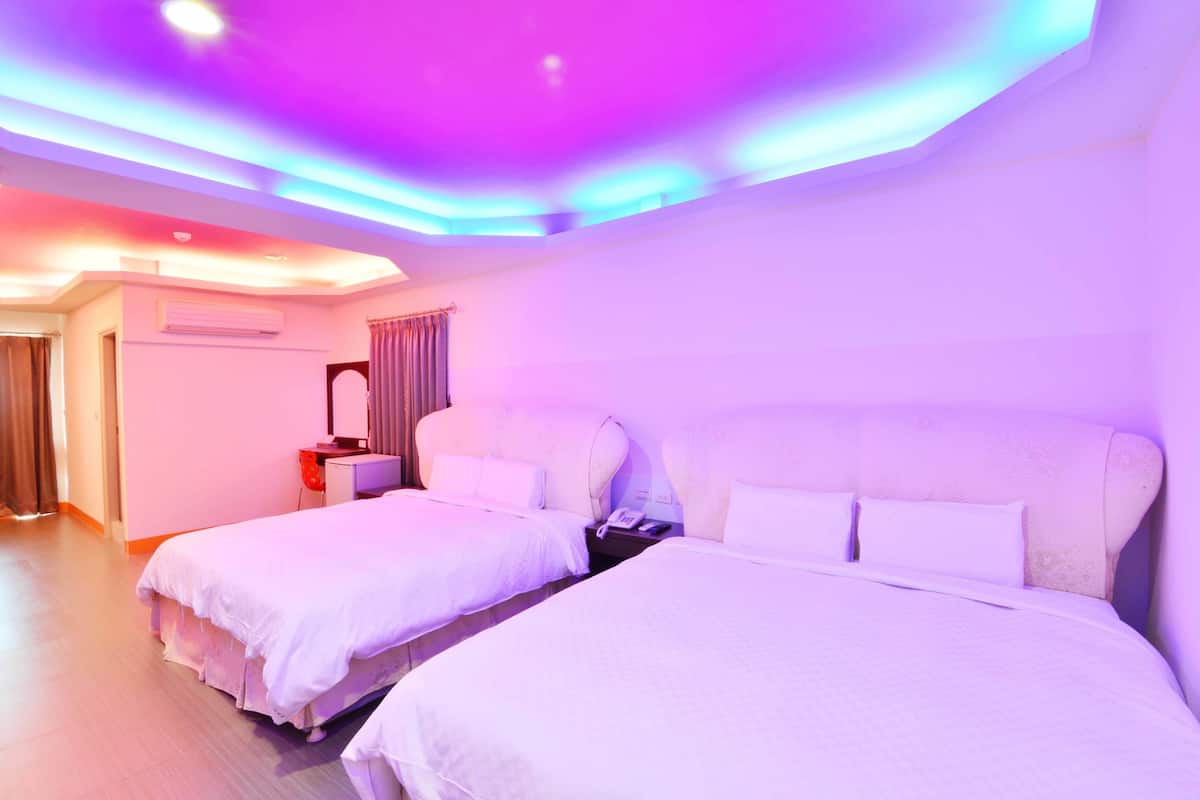 Family Room, Sea View | Soundproofing, free WiFi, bed sheets