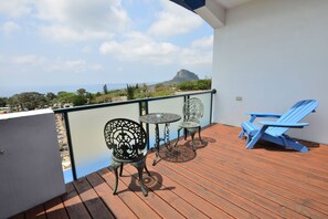 Deluxe Double Room, Sea View | Balcony - Kenting Coral Sea Resort Hotel (Hengchun)