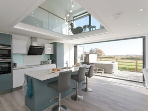 Dishwasher - The Retreat - UKC3845 (Ticknall, near Derby)