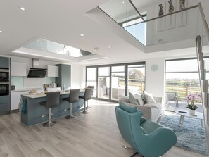 TV - The Retreat - UKC3845 (Ticknall, near Derby)