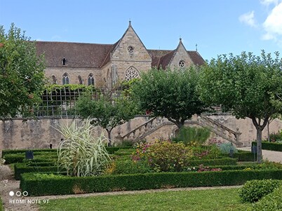 Clos Monade in the heart of Bourbonnais