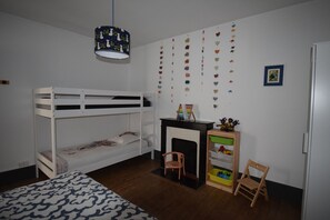 2 bedrooms, iron/ironing board, WiFi, bed sheets - Clos Monade in the heart of Bourbonnais (Souvigny)