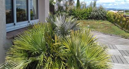 Villa avec terrasse,jardin arboré à Carcassonne avec 3 chambres pour 6 personnes