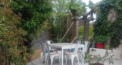 Villa avec terrasse,jardin arboré à Carcassonne avec 3 chambres pour 6 personnes