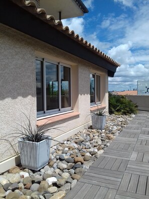 Exterior detail - Villa with terrace, wooded garden in Carcassonne with 3 bedrooms for 6 people (Carcassonne)