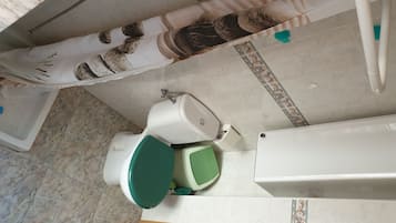 Towels, soap, shampoo, toilet paper