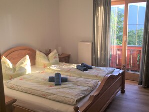 2 bedrooms, internet, bed sheets - Ferienwohnung für 5 Personen, 2 separate Schalfzimmer, Balkon, 75 qm (Schönau am Königssee)