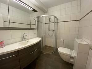 Douche, sĂšche-cheveux