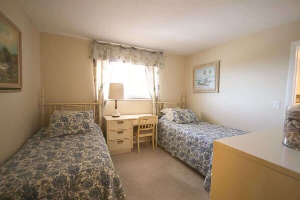 2 bedrooms, iron/ironing board, free WiFi