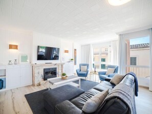 TV, fireplace - Can Josep by Interhome (Binissalem)
