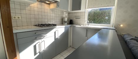 Refrigerador, microondas, horno y lavavajillas