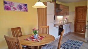 Kühlschrank, Mikrowelle, Ofen