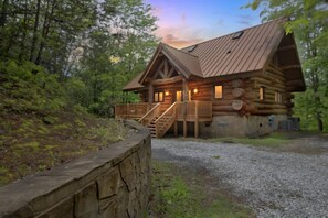 Exterior - Ridge Views - Private Mountain Top Cabin (Gatlinburg)
