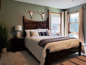 7 bedrooms, iron/ironing board, WiFi, bed sheets