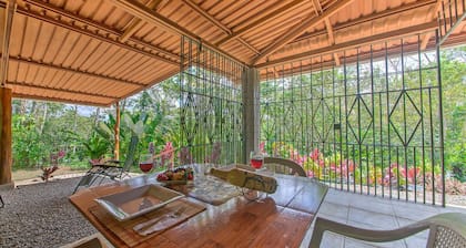 Ăveillez vos sens dans une forĂȘt tropicale luxuriante du Costa Rica!