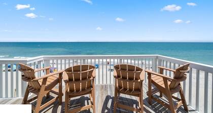 Take It E-Sea | Oceanfront + Community Pool!